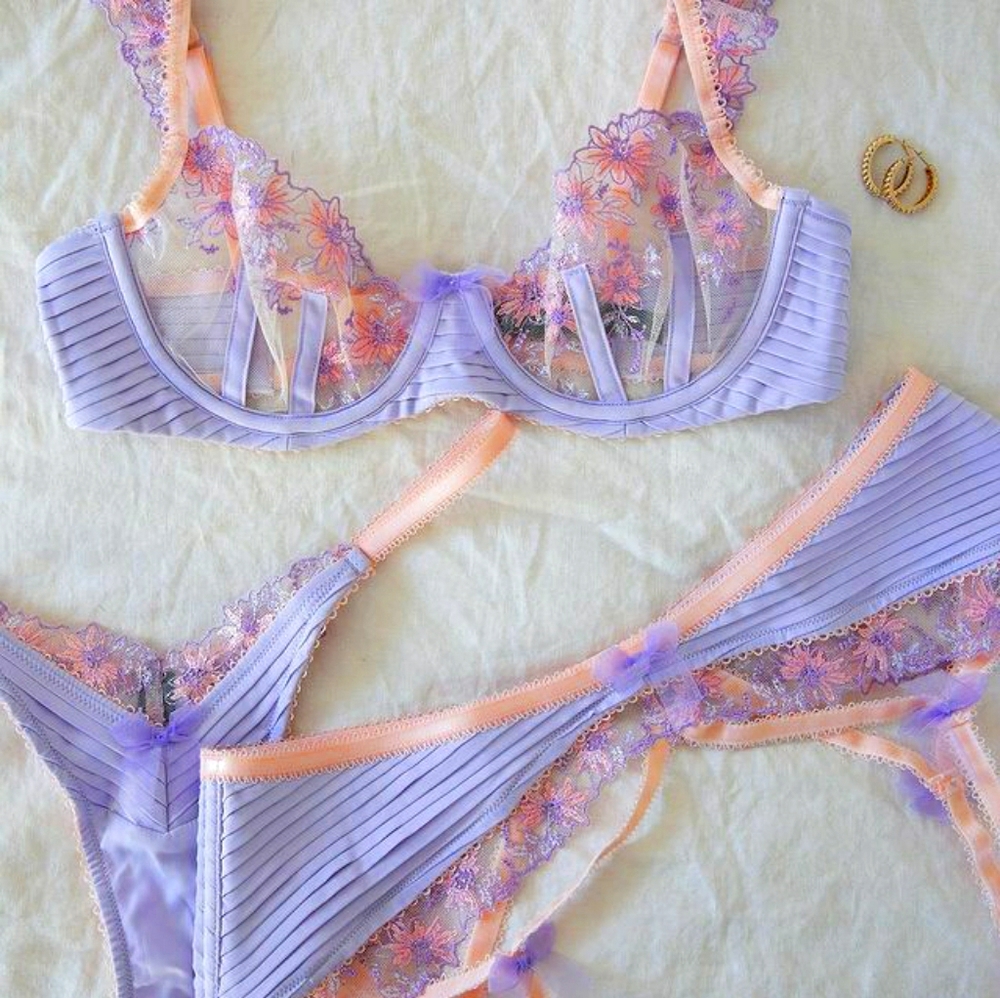 ***SOLD*** Ophelie Embroidery SET
